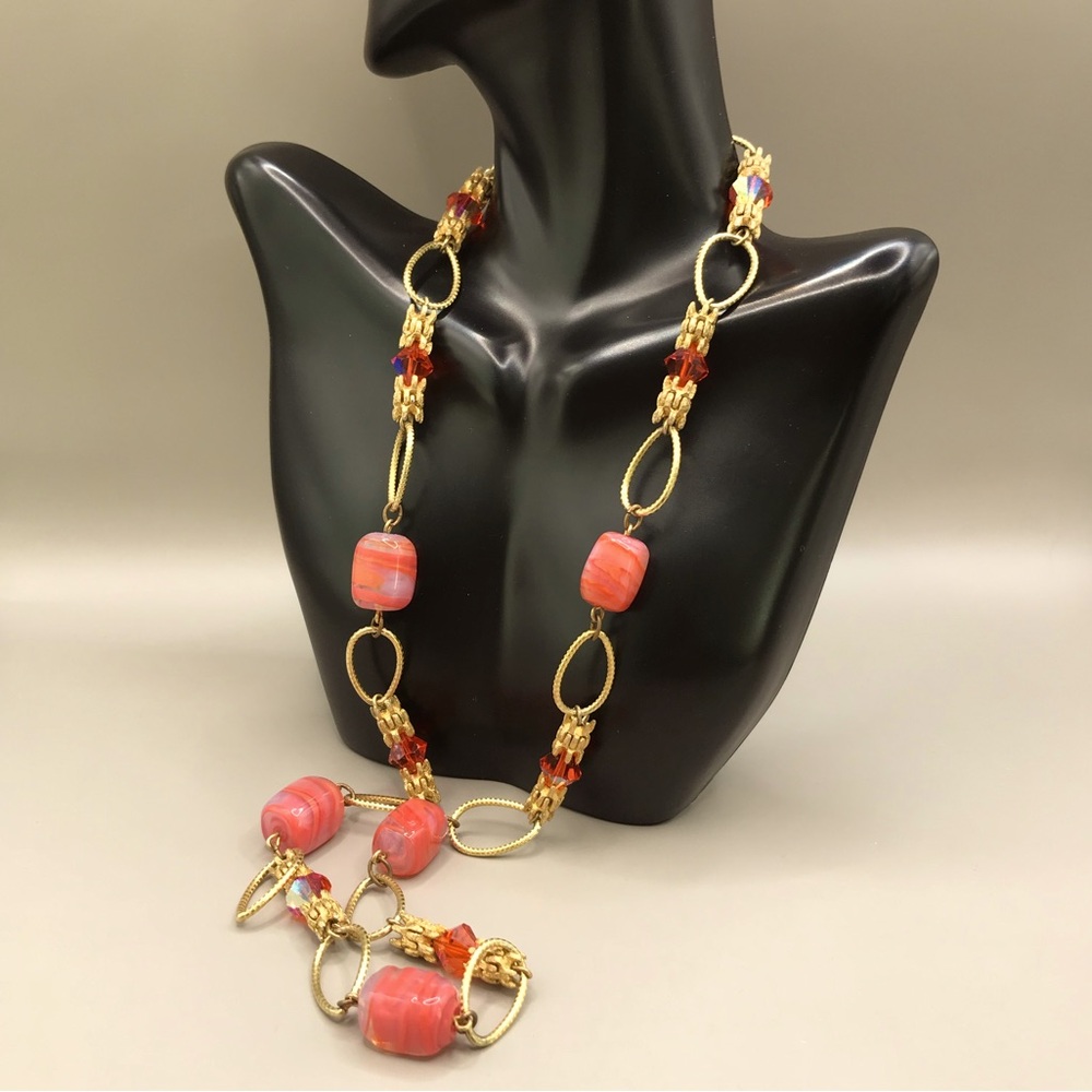 Elegant Gold-Tone with Marbled Pink & Clear Glass Bead Necklace